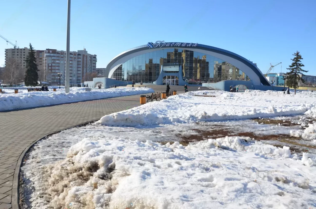 Установка светодиодного экрана над входом в ледовый дворец, фото 5