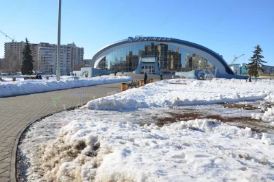 Установка светодиодного экрана над входом в ледовый дворец, фото 5