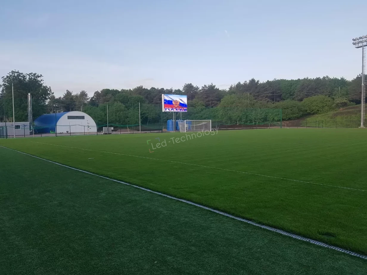 Установка светодиодного экрана на стадионе в Ессентуках, фото 2