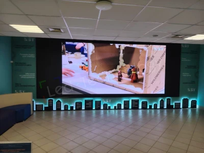 Успешная установка внутреннего и уличного LED-экранов в колледже бизнес-технологий, фото 5