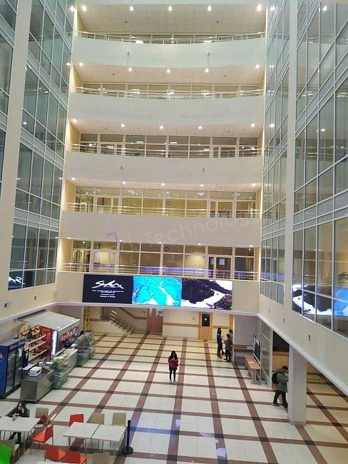 Установка светодиодного экрана в экономическом корпусе МГУ, фото 5