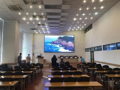 Установка светодиодного экрана в одном из университетов Владивостока, фото 3