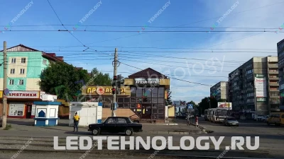Монохромная видеовывеска над магазином «Продукты». Бийск, фото 2