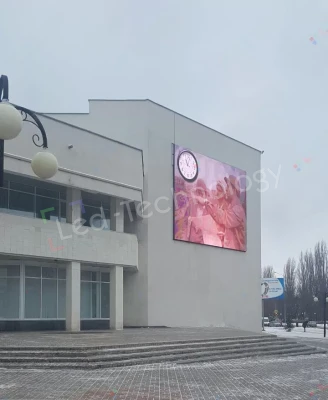 Светодиодный уличный экран на фасаде Дворца культуры Курской АС, фото 2