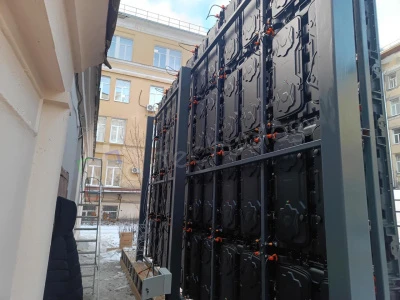 Повышение качества научных мероприятий: установка уличного LED-экрана в РОСБИОТЕХе, фото 2