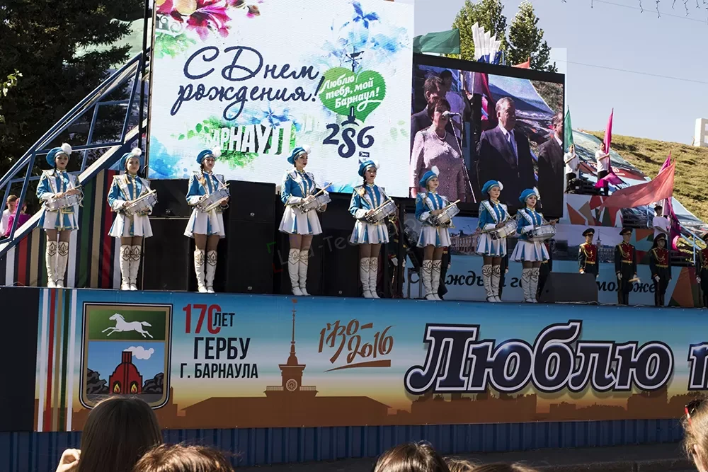 Светодиодное оборудование на уличных сценах Барнаула, фото 4
