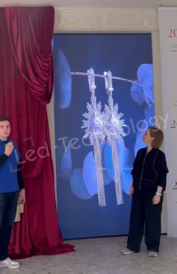 Современное искусство в цифровом формате: светодиодный экран в галерее на Волхонке, фото 5