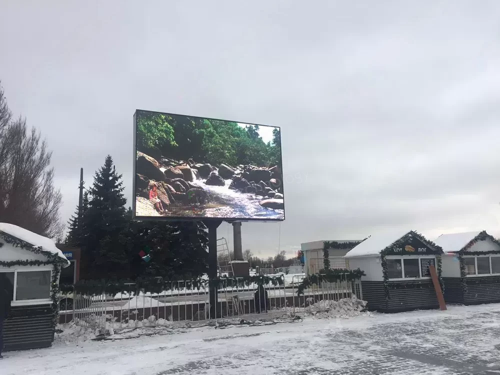 Установка 4х6 метрового светодиодного экрана на Поклонной горе в Москве, фото 5