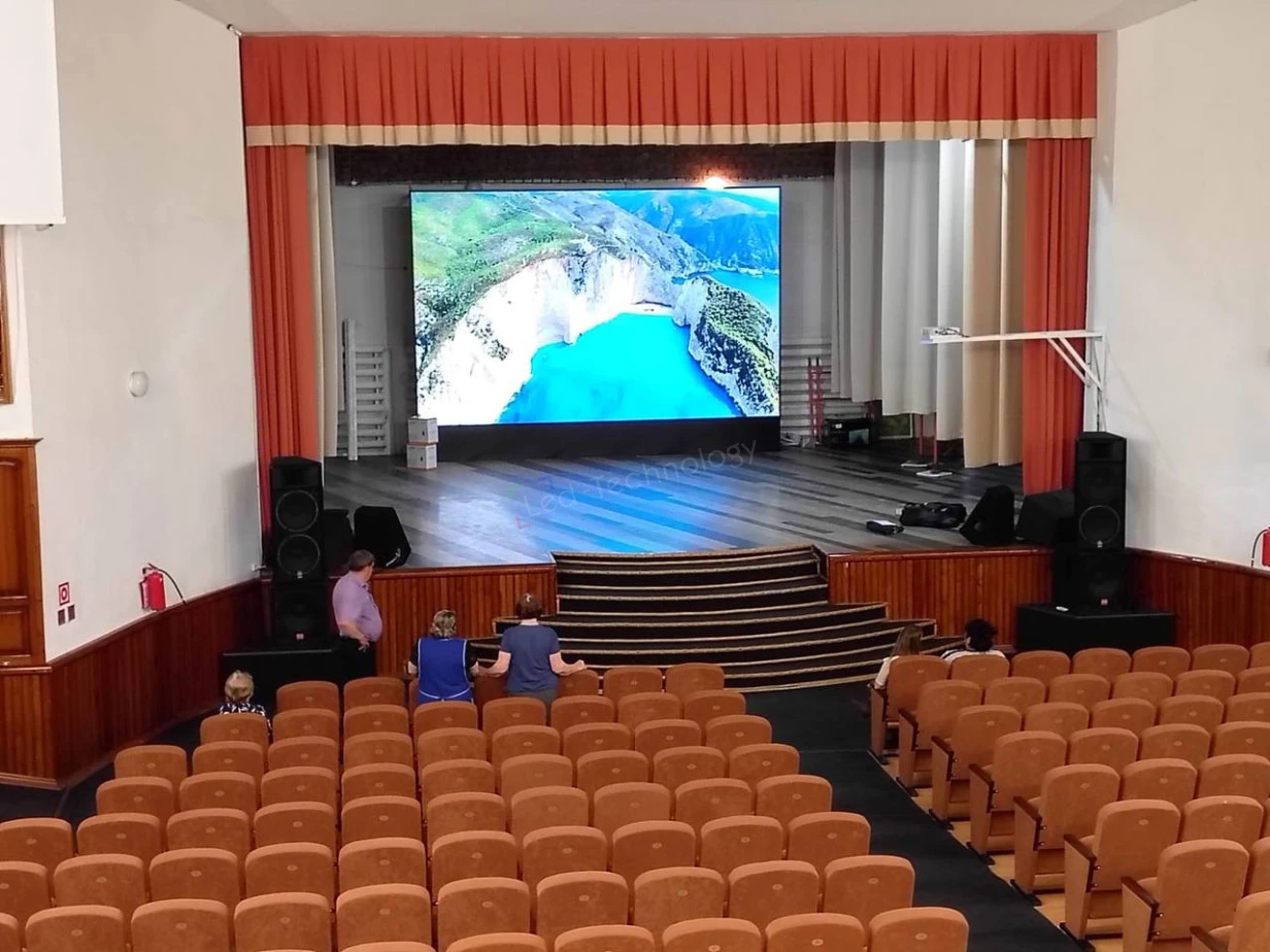 Расширение возможностей культурного центра: установка LED-экрана на всю сцену, фото 2