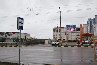 Светодиодный экран на фасаде Торгового Центра «Южный». Новороссийск, фото 2
