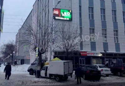 Светодиодный экран на фасаде ТЦ «Красинский» в городе Уфа, фото 2