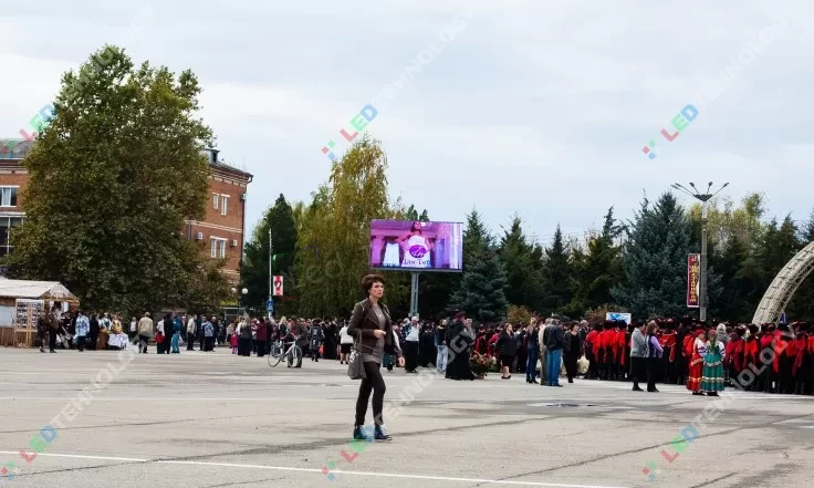 Уличный светодиодный экран в Курганинске, фото 3