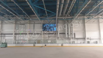 Светодиодный экран на спортивной площадке. Майма, р. Алтай, фото 2